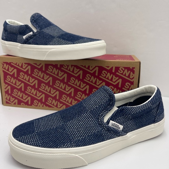 Vans WMNS Classic Slip-On
Denim Check Navy
VN0A2Z41NVY Classic Slip-On Sneakers - Picture 13 of 16